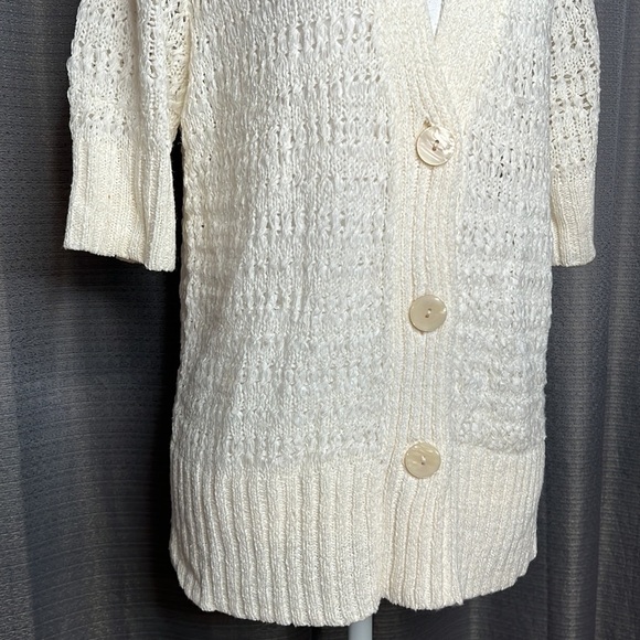 COLDWATER CREEK SHORT SLEEVED CREAM BUTTON FRONT SWEATER SIZED LARGE 14 - Picture 3 of 7